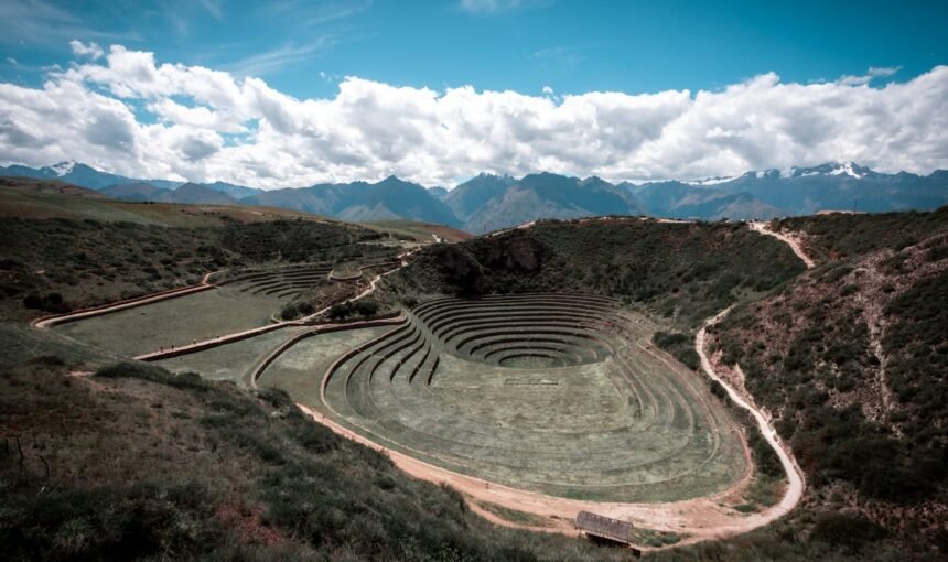 Exploración Mágica del Valle Sagrado: Tour de Día Completo a Chinchero, Moray, Maras y Ollantaytambo2